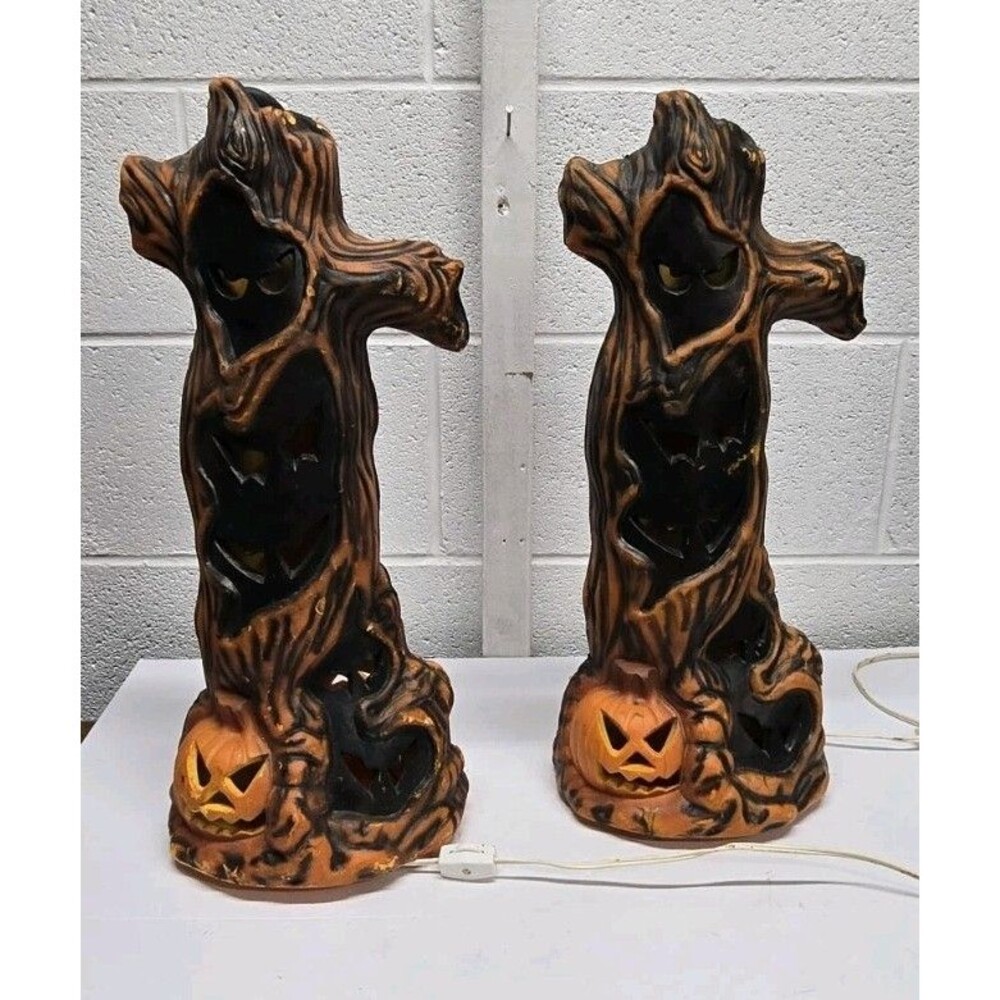 1993 Trendmasters Lighted Foam Blow Mold Halloween Spooky Tree 18"